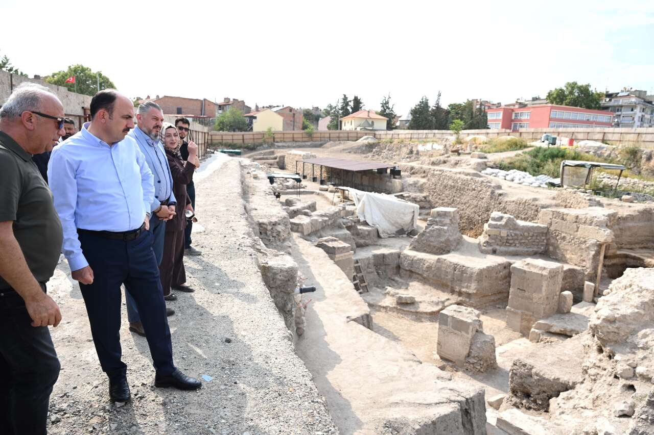Konya’da yüzyıllardır aranan tarihi kapı bulundu! Selçuklu surları gün yüzüne çıktı 3